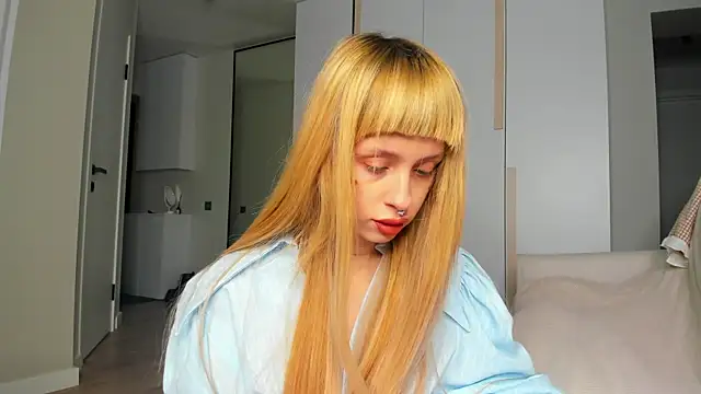 FlowerOfSin2001 online show from April 25, 5:43 pm