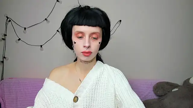 FlowerOfSin2001 online show from October 10, 2:51 pm