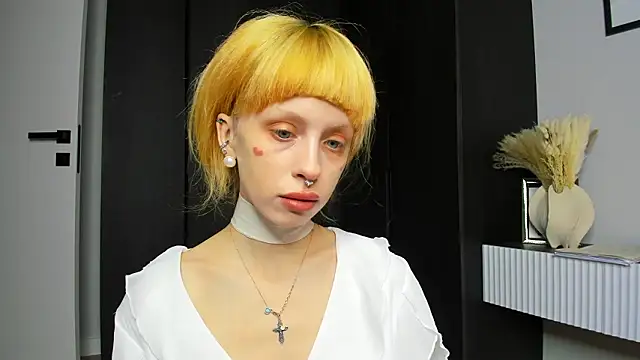 FlowerOfSin2001 online show from March 1, 5:46 pm