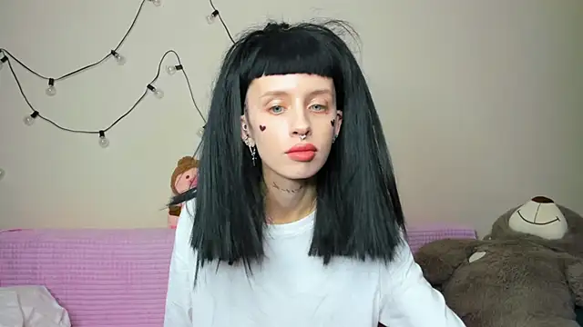 FlowerOfSin2001 online show from October 8, 4:19 pm