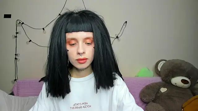 FlowerOfSin2001 online show from September 14, 5:57 pm