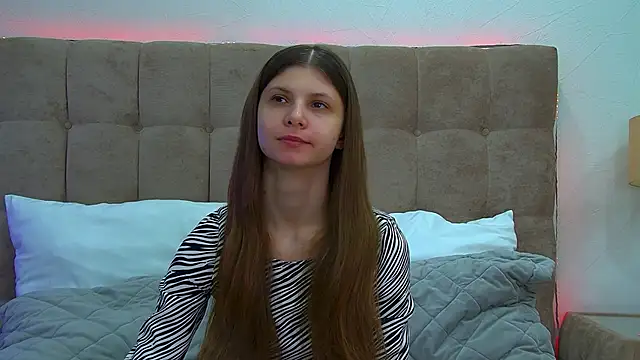 AudreyBarlow online show from February 19, 6:22 am