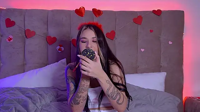 RachelSimpson online show from February 13, 6:26 pm