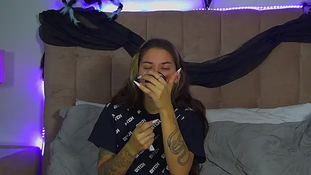 RachelSimpson online show from October 31, 6:15 pm