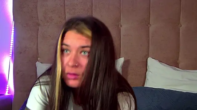RachelSimpson online show from October 7, 6:31 pm