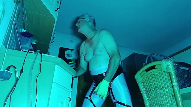 Sexspielzeug-1 online show from September 20, 10:04 pm