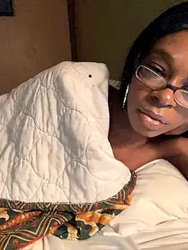 Snapshot of Jasmine_FullsShine chatting on November 23, 11:42 am Jasmine FullsShine online show from November 23, 11:42 am