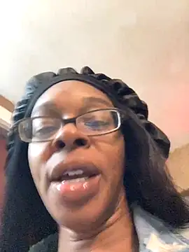 Snapshot of Jasmine_FullsShine chatting on November 8, 9:57 am Jasmine FullsShine online show from November 8, 9:57 am