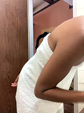 Snapshot of Jasmine_FullsShine chatting on November 19, 6:41 pm Jasmine FullsShine online show from November 19, 6:41 pm