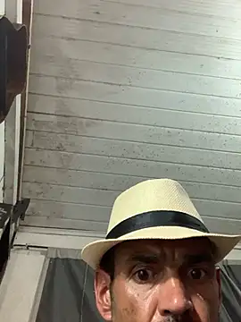 Snapshot of raphadoors19 chatting on February 21, 8:05 am raphadoors19 online show from February 21, 8:05 am