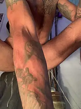 Snapshot of raphadoors19 chatting on March 4, 3:25 am raphadoors19 online show from March 4, 3:25 am