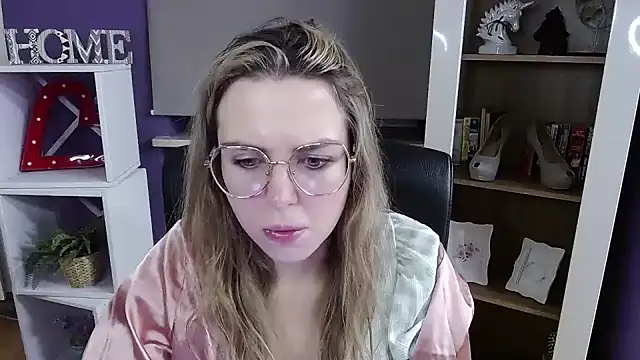 Zoey Erotic online show from December 1, 5:30 am