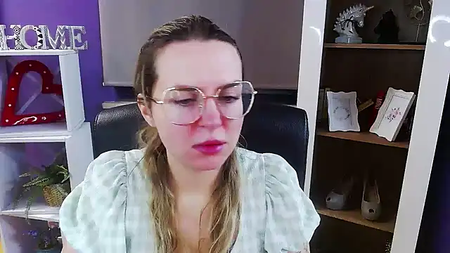 Zoey Erotic online show from January 16, 6:28 am