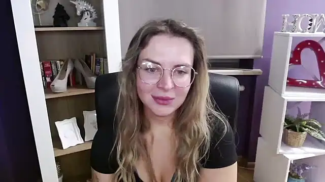 Zoey Erotic online show from October 13, 4:36 am