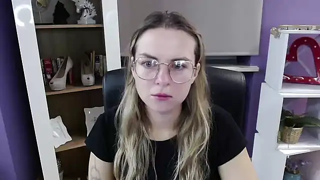 Zoey Erotic online show from October 21, 4:34 am