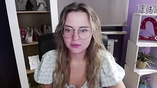 Zoey Erotic online show from October 10, 4:24 am