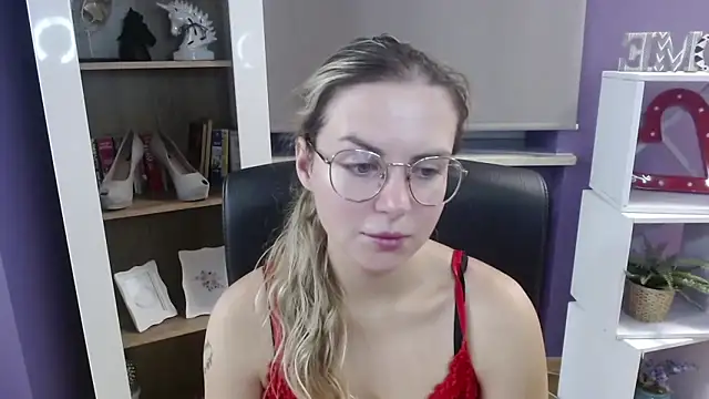 Zoey Erotic online show from September 17, 4:25 am
