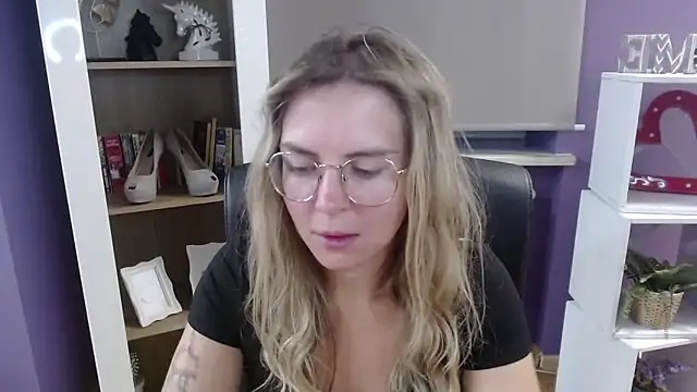 Zoey Erotic online show from September 24, 4:30 am