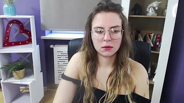 Zoey Erotic online show from February 12, 8:49 am