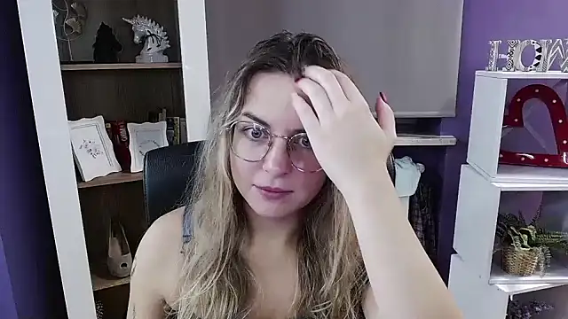 Zoey Erotic online show from October 9, 4:24 am