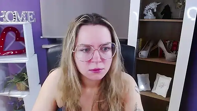 Zoey Erotic online show from January 14, 5:44 am