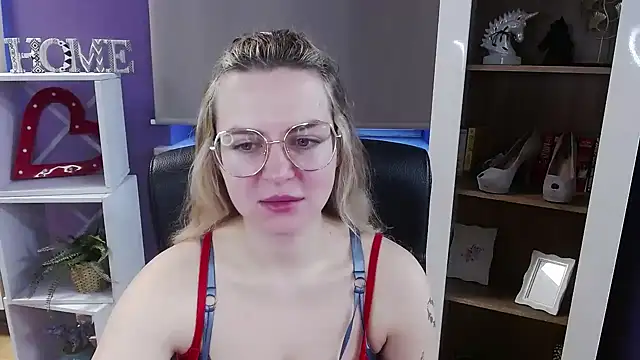 Zoey Erotic online show from March 18, 5:32 am