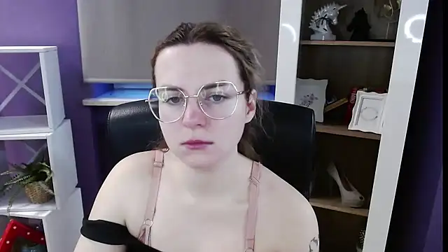 Zoey Erotic online show from April 9, 4:36 am