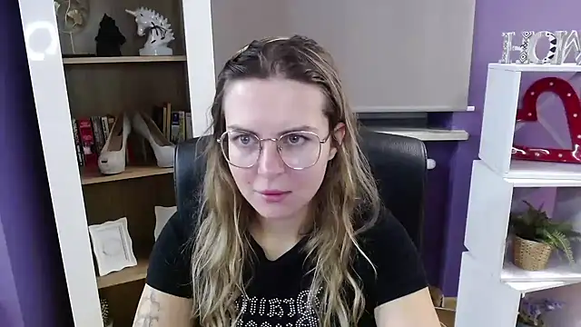 Zoey Erotic online show from October 16, 4:32 am