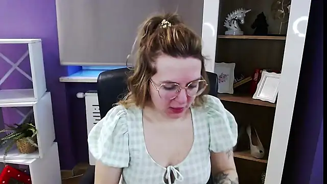 Zoey Erotic online show from April 8, 4:36 am