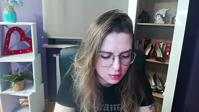 Zoey Erotic online show from February 20, 5:33 am