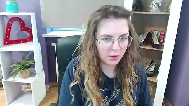 Zoey Erotic online show from February 28, 8:53 am