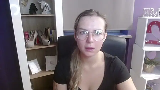 Zoey Erotic online show from September 15, 4:24 am