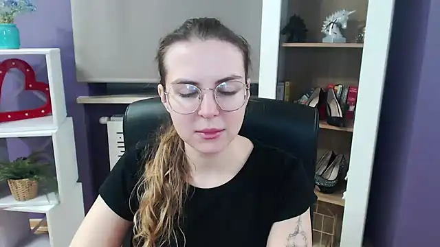 Zoey Erotic online show from February 26, 5:35 am