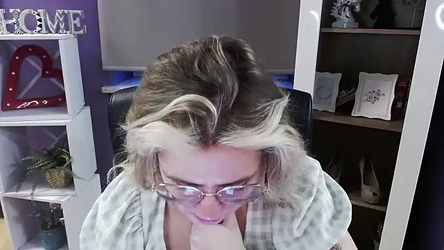 Zoey Erotic online show from March 11, 5:34 am