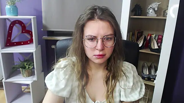 Zoey Erotic online show from February 18, 5:31 am