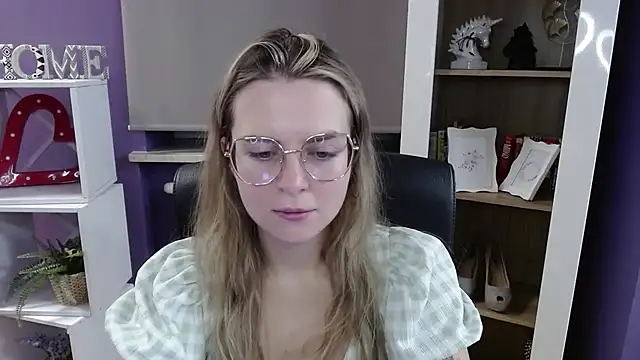 Zoey Erotic online show from November 12, 5:22 am