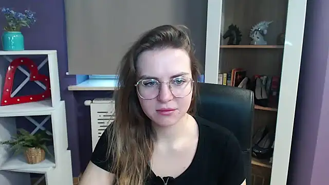 Zoey Erotic online show from February 21, 7:23 am