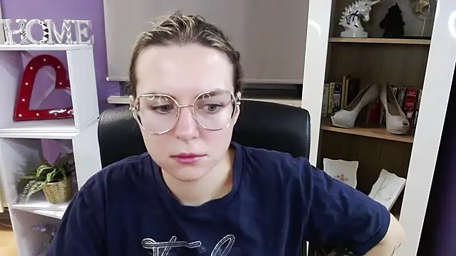 Zoey Erotic online show from December 3, 5:41 am