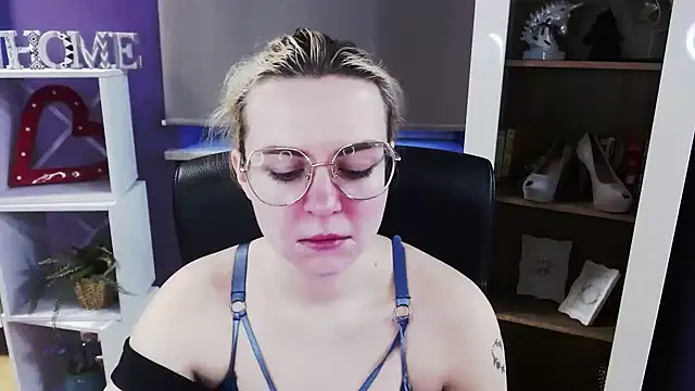 Zoey Erotic online show from March 12, 5:34 am