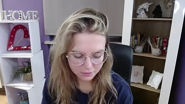 Zoey Erotic online show from November 7, 5:34 am