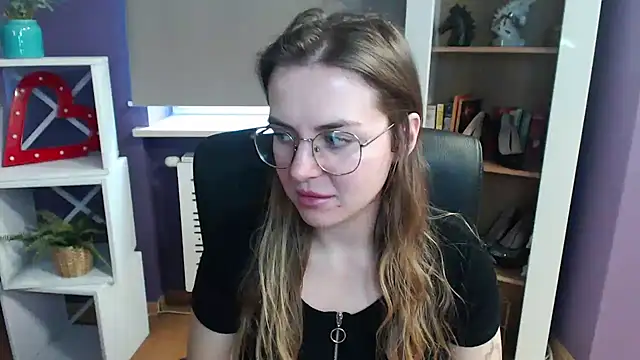 Zoey Erotic online show from February 21, 10:50 am