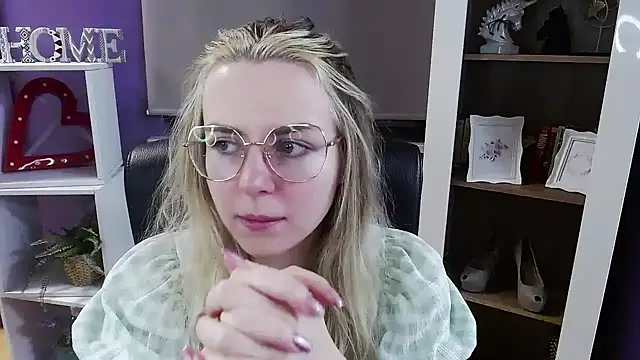 Zoey Erotic online show from February 5, 5:36 am