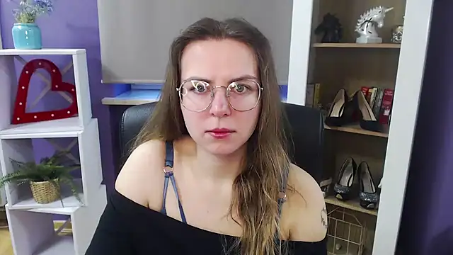 Zoey Erotic online show from March 19, 5:30 am