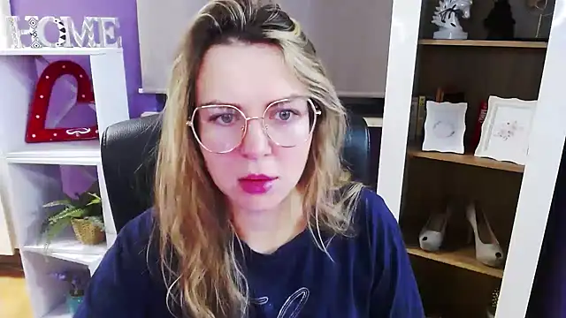 Zoey Erotic online show from December 18, 5:34 am