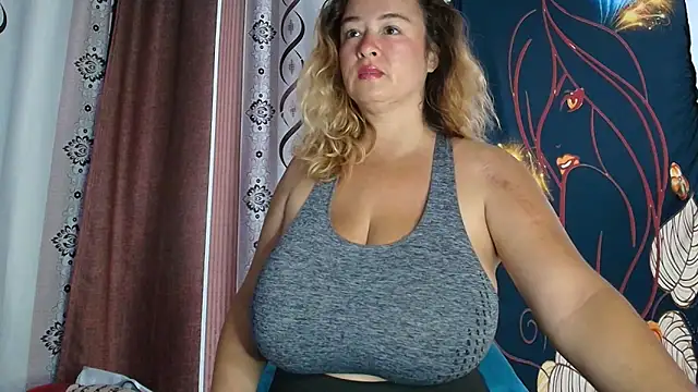 brenlissy89 online show from April 27, 9:57 pm