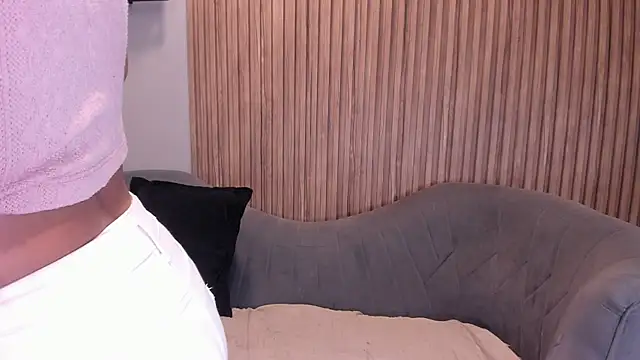 Snapshot of Sariitaa_ chatting on December 18, 2:10 pm Sariitaa online show from December 18, 2:10 pm