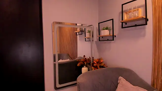 Sariitaa  online show from November 12, 3:27 pm