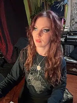 Snapshot of courtneyoccult chatting on October 30, 12:53 am courtneyoccult online show from October 30, 12:53 am