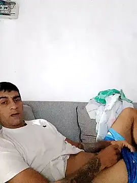 Snapshot of Elverguditojaja chatting on March 3, 1:34 am Elverguditojaja online show from March 3, 1:34 am