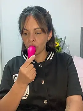 Snapshot of Kataliina chatting on March 19, 3:52 am Kataliina online show from March 19, 3:52 am